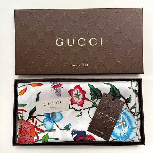 Gucci Scarf Flora White Pink Border Multicolor Silk Wrap with Gucci Box - Picture 1 of 15
